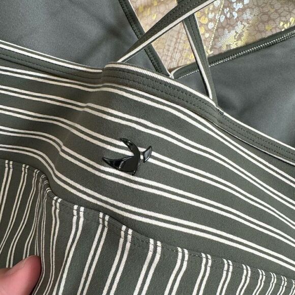 Glyder Premier Sports Bra Moss Green & Oatmilk Stripe XL NWOT - Picture 3 of 7